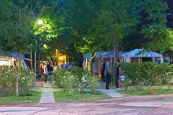 פארק נופש Parco Delle Piscine סרטאנו